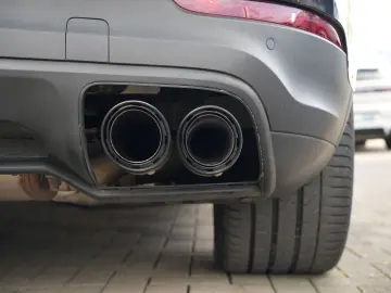 PORSCHE Cayenne E-Hybrid Coupé PLATINUM-BEIGE