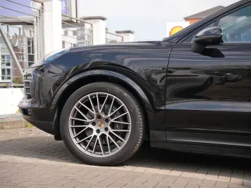 PORSCHE Cayenne E-Hybrid Coupé PLATINUM-BEIGE