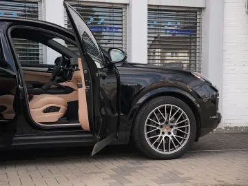 PORSCHE Cayenne E-Hybrid Coupé PLATINUM-BEIGE