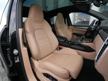 PORSCHE Cayenne E-Hybrid Coupé PLATINUM-BEIGE