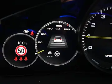 PORSCHE Cayenne E-Hybrid Coupé PLATINUM-BEIGE