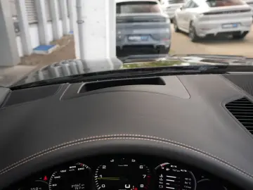 PORSCHE Cayenne E-Hybrid Coupé PLATINUM-BEIGE