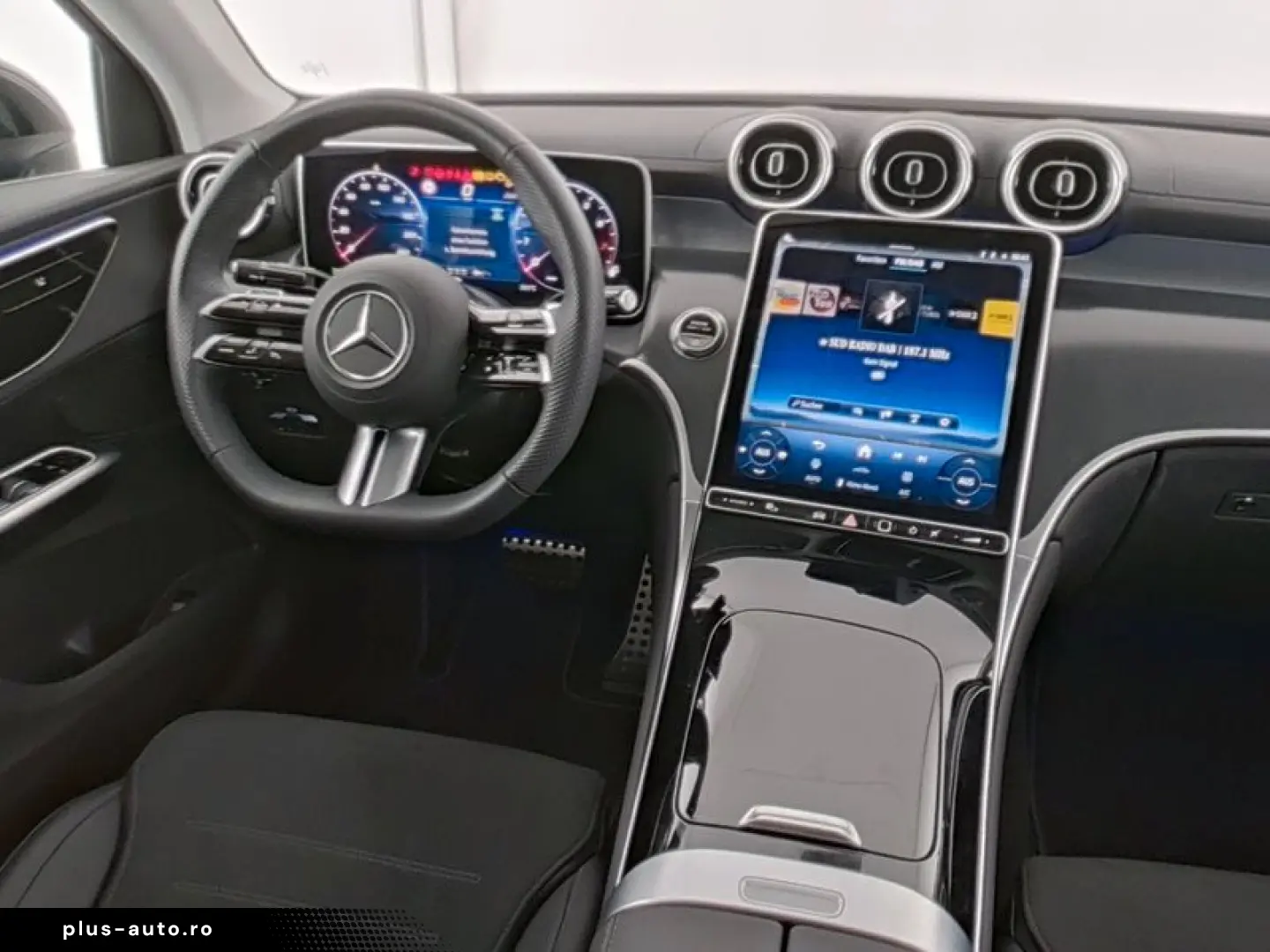 MERCEDES-BENZ GLC 200 4M Coupé AMG LED Kamera Winter&hellip;