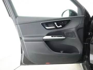 MERCEDES-BENZ GLC 220 d 4M AMG LED Panorama-SD Memory-P. AHK