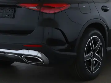 MERCEDES-BENZ GLC 220 d 4M AMG LED Panorama-SD Memory-P. AHK