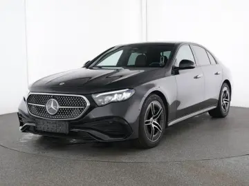 MERCEDES-BENZ E 220 d AMG Night LED Panorama-SD Dist…