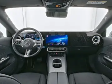 MERCEDES-BENZ CLA 250  EQ Progressive Night LED Panoramadach