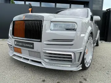 ROLLS ROYCE Cullinan Black Badge MANSORY 4-Seat Starlight