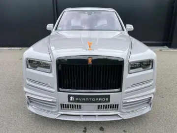 ROLLS ROYCE Cullinan Black Badge MANSORY 4-Seat Starlight