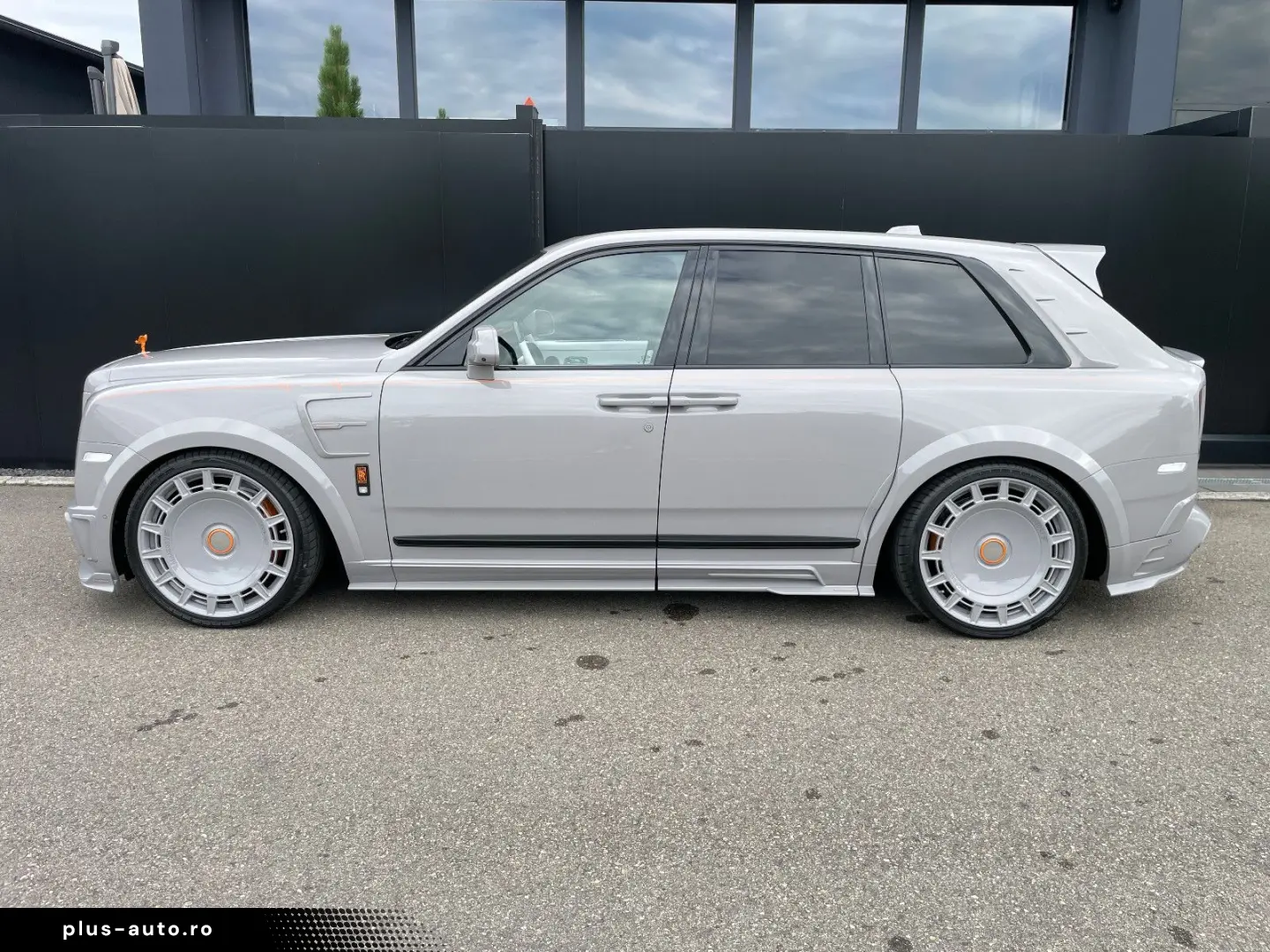 ROLLS ROYCE Cullinan Black Badge MANSORY 4-Seat Starlight