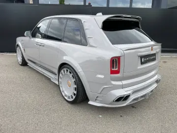 ROLLS ROYCE Cullinan Black Badge MANSORY 4-Seat Starlight