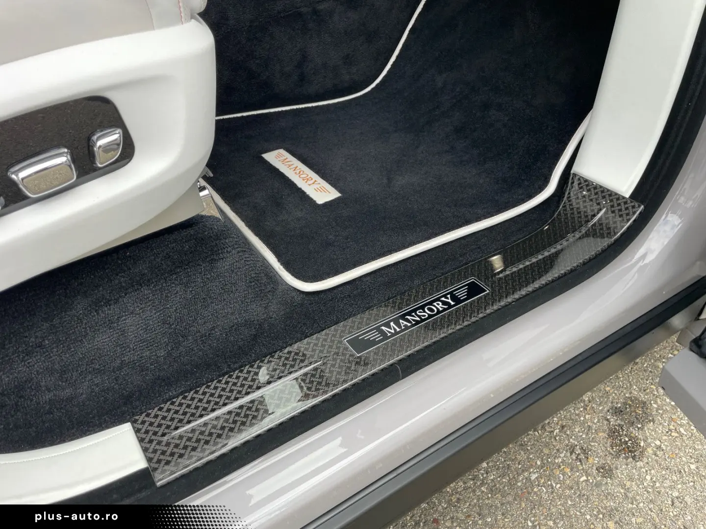 ROLLS ROYCE Cullinan Black Badge MANSORY 4-Seat Starlight