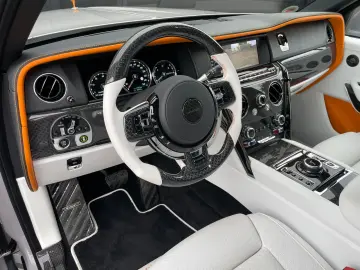 ROLLS ROYCE Cullinan Black Badge MANSORY 4-Seat Starlight