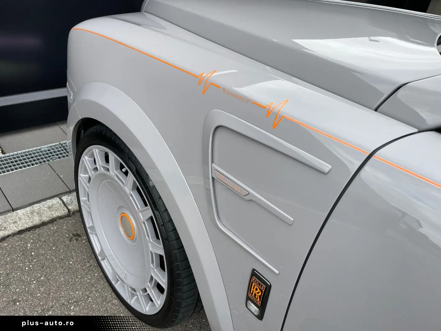ROLLS ROYCE Cullinan Black Badge MANSORY 4-Seat Starlight