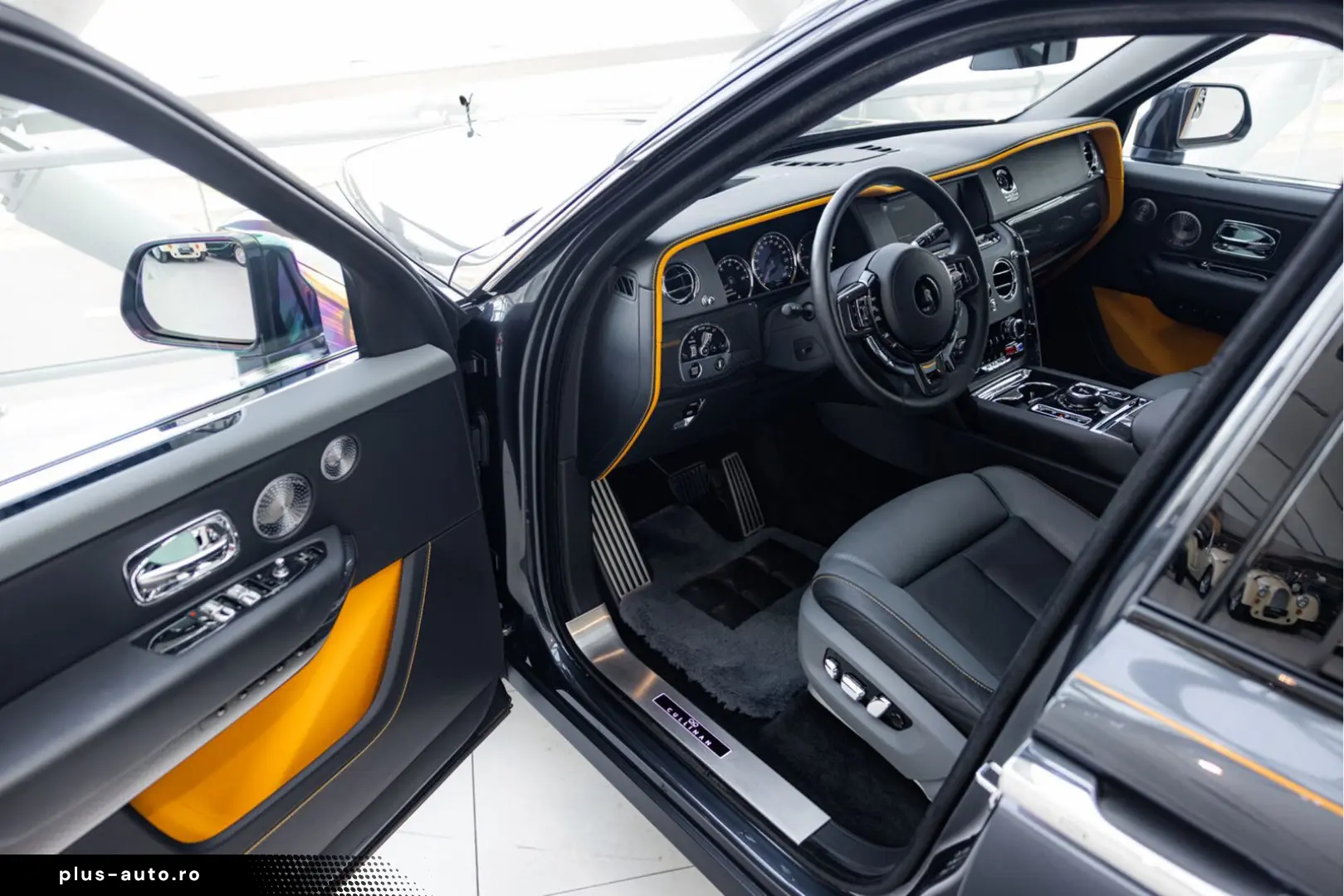 ROLLS ROYCE Cullinan 6.75 V12   Black Badge   Shooting Star