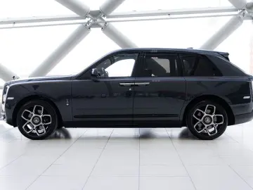 ROLLS ROYCE Cullinan 6.75 V12   Black Badge   Shooting Star