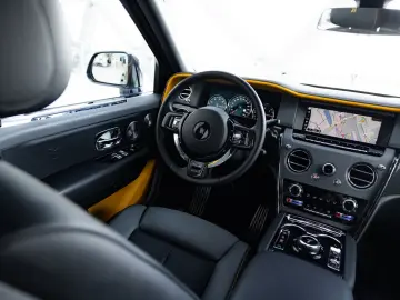 ROLLS ROYCE Cullinan 6.75 V12   Black Badge   Shooting Star