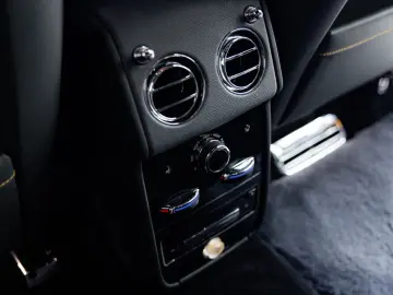 ROLLS ROYCE Cullinan 6.75 V12   Black Badge   Shooting Star