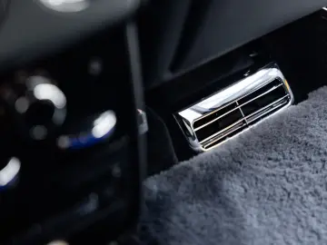 ROLLS ROYCE Cullinan 6.75 V12   Black Badge   Shooting Star
