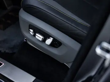 ROLLS ROYCE Cullinan 6.75 V12   Black Badge   Shooting Star