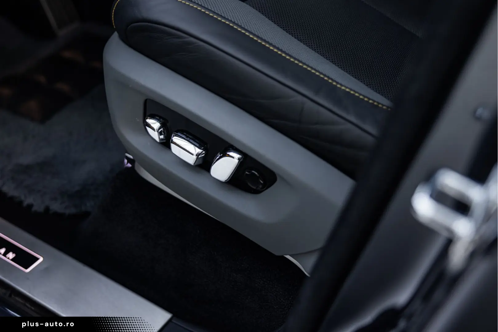 ROLLS ROYCE Cullinan 6.75 V12   Black Badge   Shooting Star