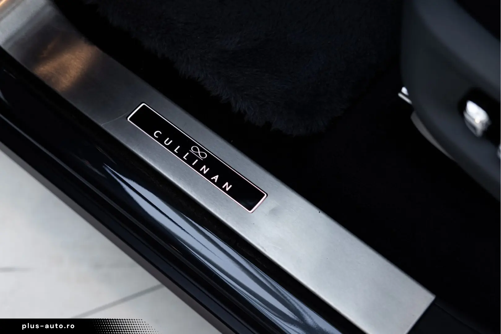 ROLLS ROYCE Cullinan 6.75 V12   Black Badge   Shooting Star