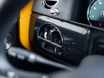 ROLLS ROYCE Cullinan 6.75 V12   Black Badge   Shooting Star