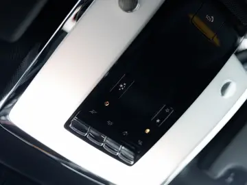 ROLLS ROYCE Cullinan 6.75 V12   Black Badge   Shooting Star