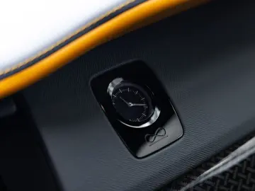 ROLLS ROYCE Cullinan 6.75 V12   Black Badge   Shooting Star