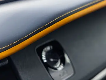 ROLLS ROYCE Cullinan 6.75 V12   Black Badge   Shooting Star