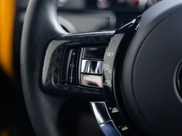 ROLLS ROYCE Cullinan 6.75 V12   Black Badge   Shooting Star