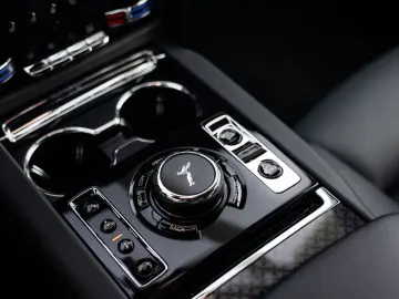 ROLLS ROYCE Cullinan 6.75 V12   Black Badge   Shooting Star