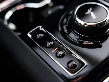 ROLLS ROYCE Cullinan 6.75 V12   Black Badge   Shooting Star
