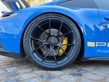 PORSCHE 992 GT3 APPROVED 06 2028 PCCB Lift Clubsport