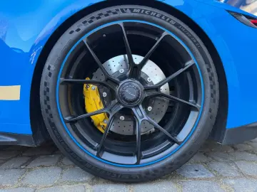 PORSCHE 992 GT3 APPROVED 06 2028 PCCB Lift Clubsport