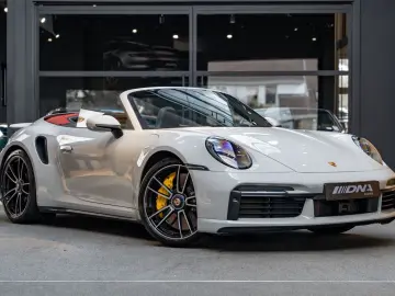PORSCHE 992 992 Turbo S Cabrio Lift 360 kamera Stoelvent