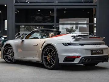 PORSCHE 992 992 Turbo S Cabrio Lift 360 kamera Stoelvent