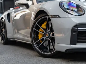 PORSCHE 992 992 Turbo S Cabrio Lift 360 kamera Stoelvent