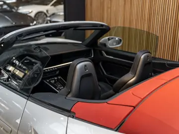 PORSCHE 992 992 Turbo S Cabrio Lift 360 kamera Stoelvent