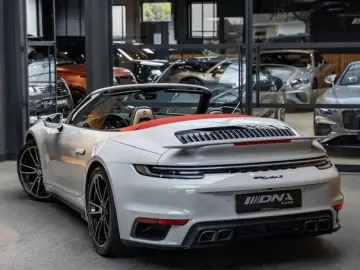PORSCHE 992 992 Turbo S Cabrio Lift 360 kamera Stoelvent