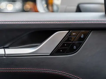 PORSCHE 992 992 Turbo S Cabrio Lift 360 kamera Stoelvent