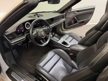 PORSCHE 992 Targa 4 1.HD U-FREI S-HEFT CHRONO MEGA-AUSST