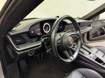 PORSCHE 992 Targa 4 1.HD U-FREI S-HEFT CHRONO MEGA-AUSST