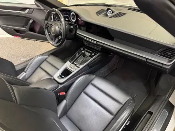 PORSCHE 992 Targa 4 1.HD U-FREI S-HEFT CHRONO MEGA-AUSST