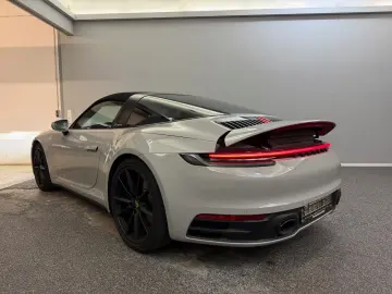 PORSCHE 992 Targa 4 1.HD U-FREI S-HEFT CHRONO MEGA-AUSST