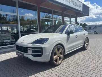 PORSCHE Cayenne Coupe Burmester Sport-Design Luft Stand
