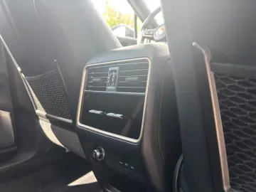 PORSCHE Cayenne Coupe Burmester Sport-Design Luft Stand