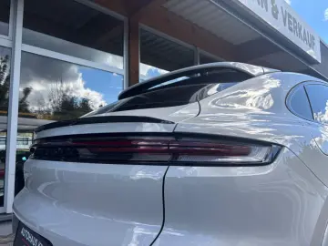 PORSCHE Cayenne Coupe Burmester Sport-Design Luft Stand