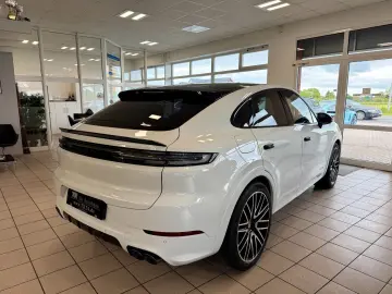 PORSCHE Cayenne GTS Coupe SportDesign AHK ACC HeadUp