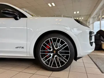 PORSCHE Cayenne GTS Coupe SportDesign AHK ACC HeadUp